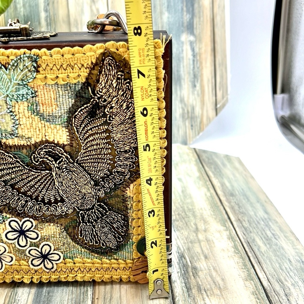 ⭐️Adorned Crown assemblage cigar box collage purse Psalm 91 - Picture 12 of 14